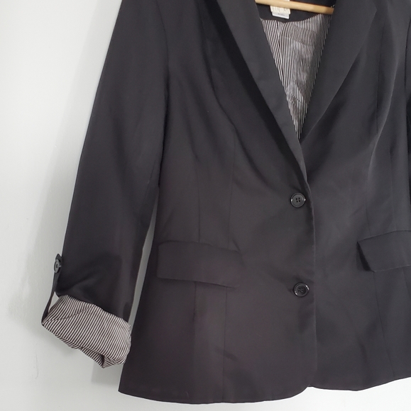 Classic Blazer - Picture 3 of 5